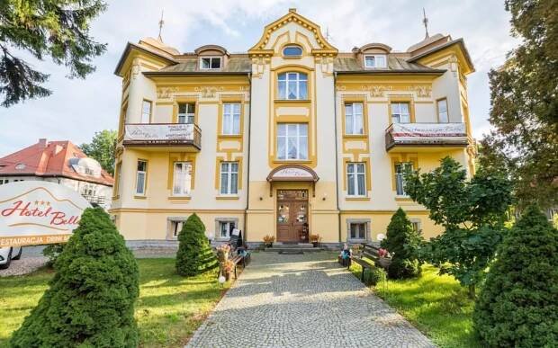 Polsko: Jelení Hora v Hotelu Bella *** s polopenzí, vstupenkou do Cieplických termálních lázní a masáží