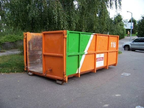 V dubnu přistaví v Karlových Varech velkoobjemové kontejnery. Můžete se zbavit objemného odpadu