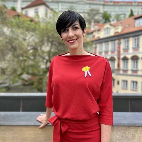 Po Fialovi, Babišovi a Zemanovi další kulatiny: Jak slaví Pekarová Adamová a co dostala za dárky?