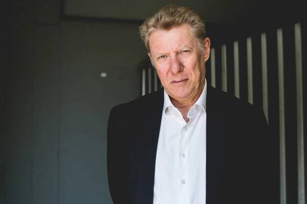 Hans Brückner Porträt 2024 Schauspieler