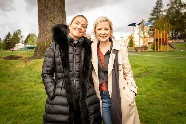 Elisabeth Röhm - Actress, Director