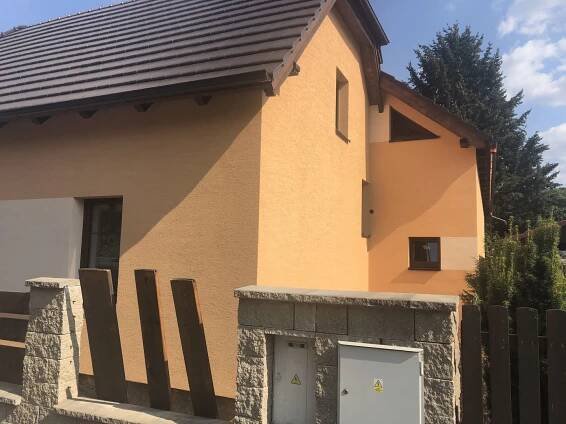 Paropropustné zateplení fasády RD Dobřichovice | STAVBA 181026 | ZOFI - Specialista na zateplení fasád
