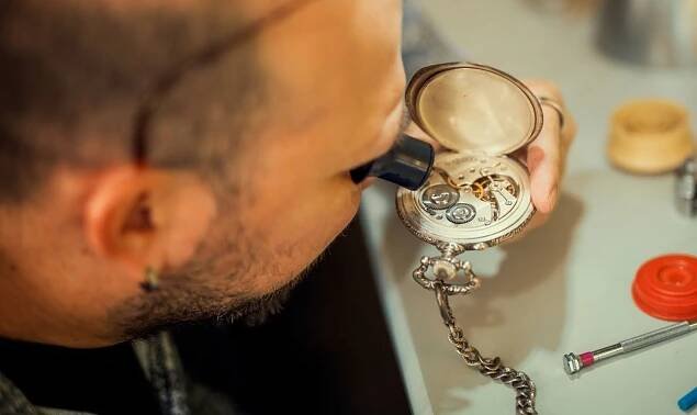About US - The Timeless Watches - WHO ARE WE?