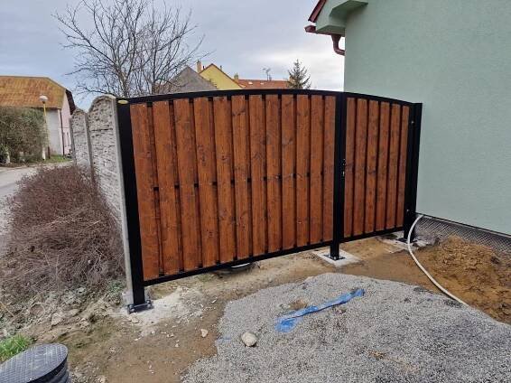 Brány, branky (i automatizace vjezdů) • Kovovýroba Pěnička s.r.o. - Kovovýroba Kroměříž, Zlín