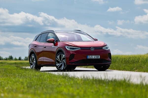 S tímhle autem se nudit vážně nebudete. Volkswagen ID.4 GTX má rychlosti a stylu na rozdávání
