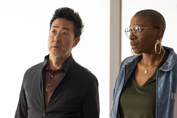 Záchranáři L. A. - All Fall Down - Z filmu - Kenneth Choi, Aisha Hinds