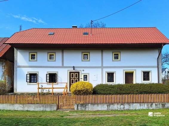 PREDANÉ - Tradičná myjavská chalupa v Priepasnom, časť Dlhý Vŕšok - Reality Kopanice