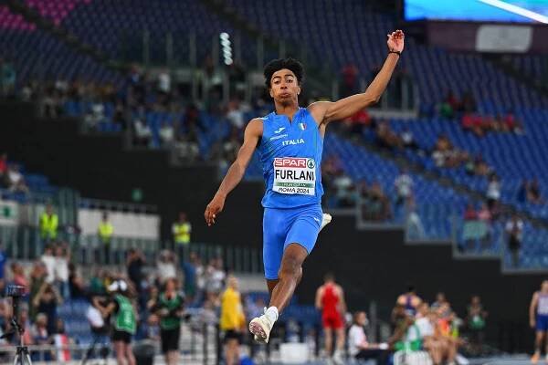 Mattia Furlani in action in Rome