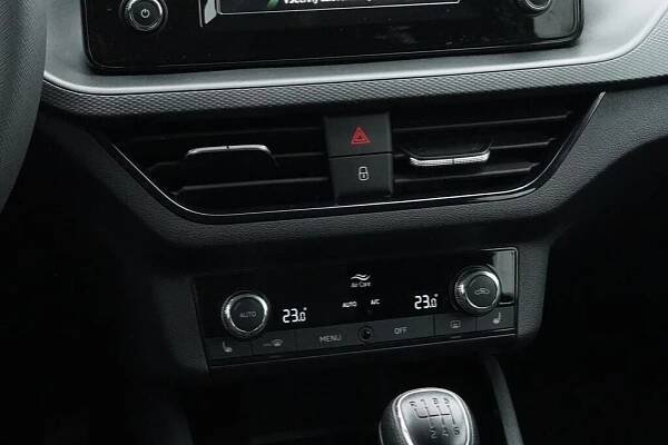 ŠKODA SCALA Ambition 1.0 TSI 81 kW manuál, DPH