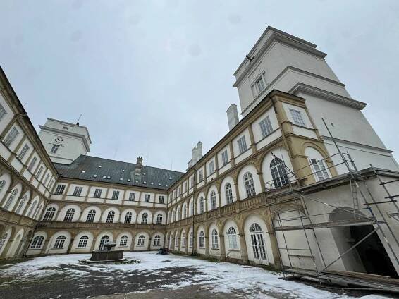 Zámek Račice prochází rozsáhlou rekonstrukcí. Otevře nové prostory, podívejte se