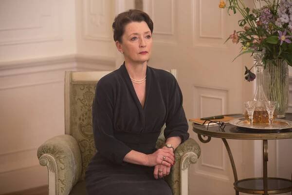 Lesley Manville talks making 'Phantom Thread' and playing Daniel Day-Lewis' sister