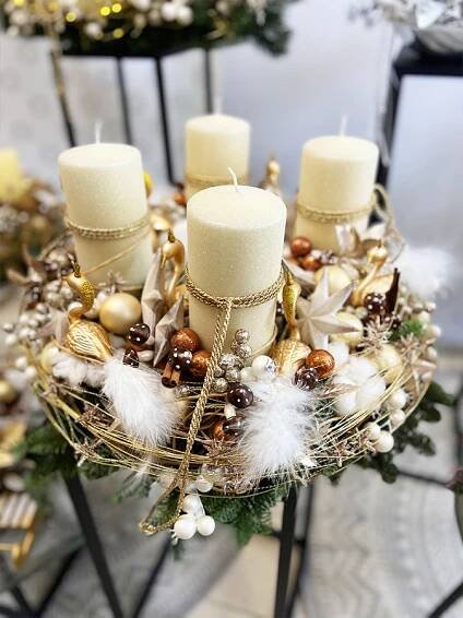 Luxusní adventní věnce a luxusní vánoční dekorace v designu by Petr Matuška 