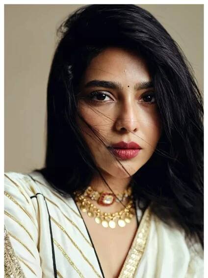 Radiant snaps of Aishwarya Lekshmi