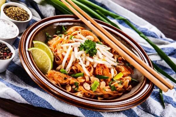 Pad thai nemají tak dlouhou historii, jak by se možná mohlo zdát.