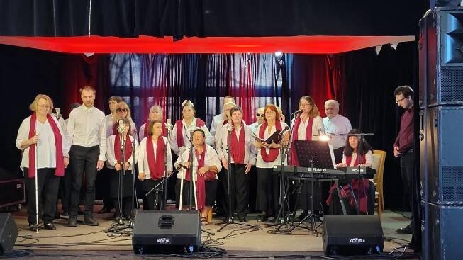 Příspěvek z Minigrantů umožnil nevidomým sboristům účast na festivalu - Nadační fond Veolia