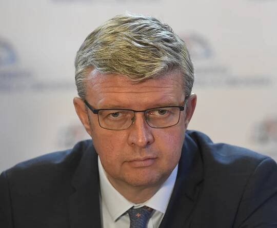 Ministr průmyslu a obchodu Karel Havlíček (za... | iROZHLAS - spolehlivé zprávy