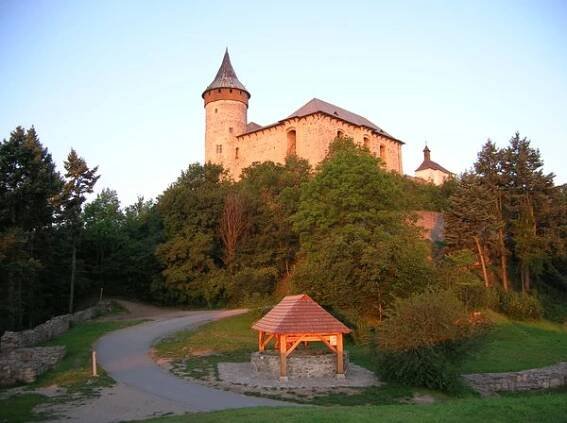 Státní hrad Kunětická hora foto 3
