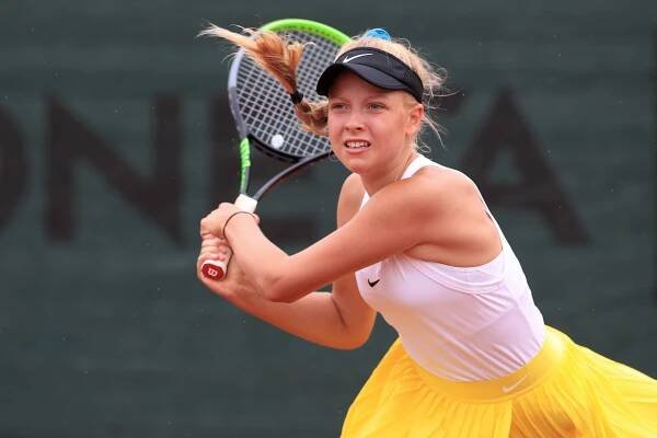 Senzace, Fruhvirtová si v patnácti zahraje první grandslam. Uspěli i Svrčina a Bejlek