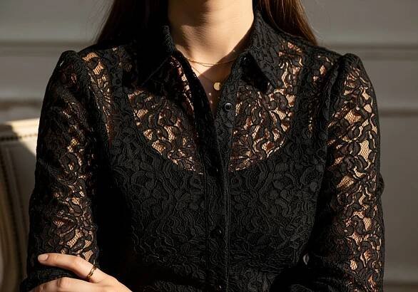 Černá krajková halenka stylizace: elegance, materiály a módní tipy – diaclub.cz