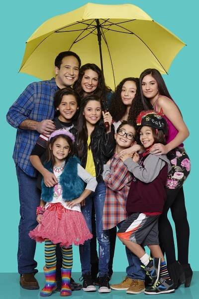 Joe Nieves, Isaak Presley, Ariana Greenblatt, Cerina Vincent, Jenna Ortega, Kayla Maisonet, Nicolas Bechtel, Ronni Hawk, Malachi Barton - Život uprostřed - Promo