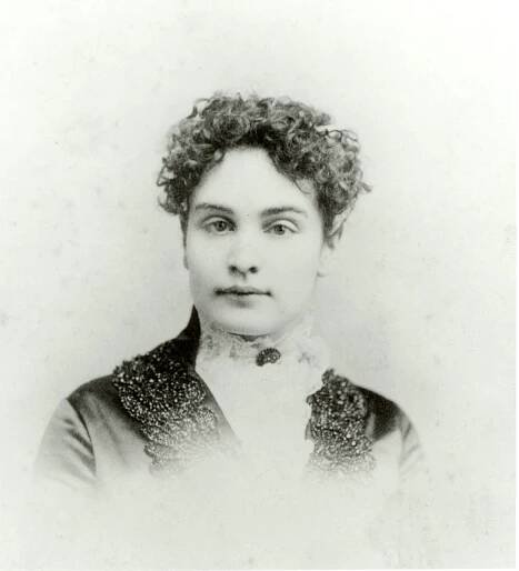 Photo portrait of Anne Sullivan