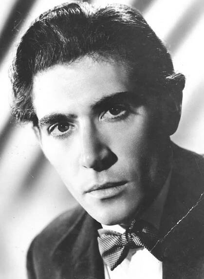 Gallery - Frank Finlay Net