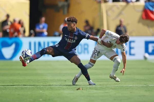 Fotbalisté Paris St. Germain porazili Real Madrid 4:0 (semifinále MS klubů, 9. července 2025)