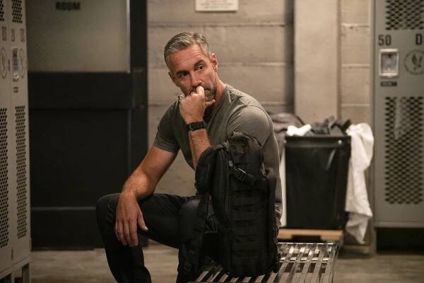 Zbrojnice - Track - Z filmu - Jay Harrington