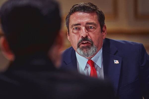Angus Macfadyen - Gangcheolbi2: Jeongsanghoedam - Z filmu