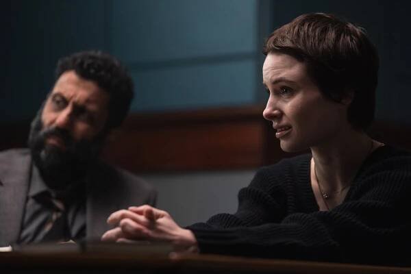 Showtrial - Decoys - Z filmu - Adeel Akhtar, Anna Próchniak