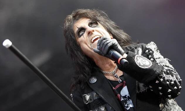 Pomsta Alice Coopera není sladká. Rockerovo nové album je tak trochu bez tváře