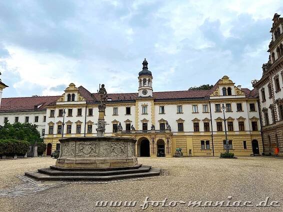 Fassade im Innenhof des Schlosses der Familie Thurn und Taxis in Regensburg