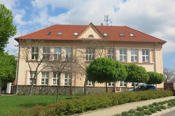 ZŠ a MŠ Mnetěš foto 1
