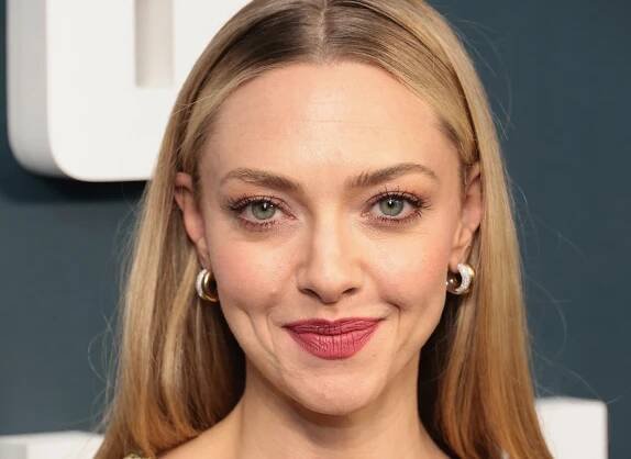 The Concealer Amanda Seyfried Uses to Cover Her Eczema