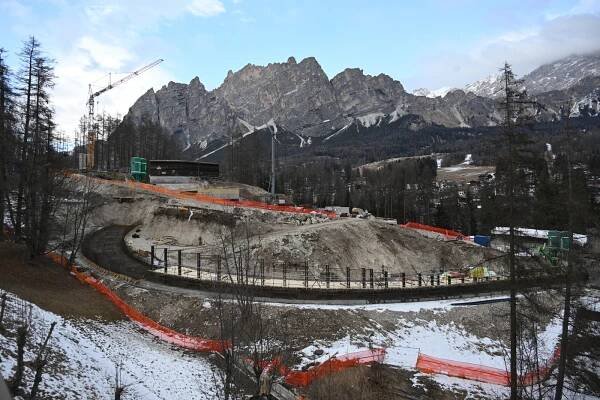 FOTO: Do zimní olympiády zbývá rok, Italové mají napilno s přípravou středisek