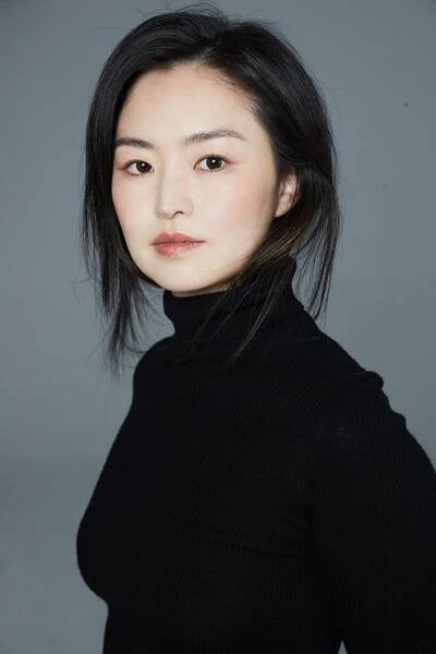 An Interview with Juli Min - F(r)iction