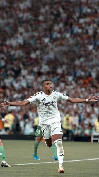 Pin de Jennifer Byrd en Sports en 2025 | Fotos de fútbol, Jugadores de fútbol, Fotografía de fútbol