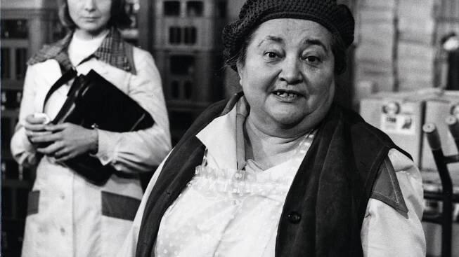 Marie Motlová, babi z trilogie o Homolkových: Kamarádce odkázala manžela! - AHA.cz