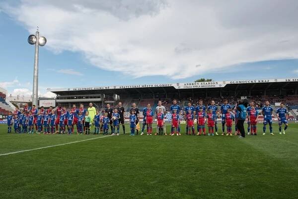 Sudí Radina komentoval sporné momenty: Penalty pro Sigmu ne, otočený aut mrzí