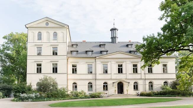 Chateau Mcely: Dream Weddings at Czech Republic's Luxury Gem