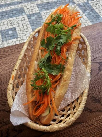 Banh–mi–ba