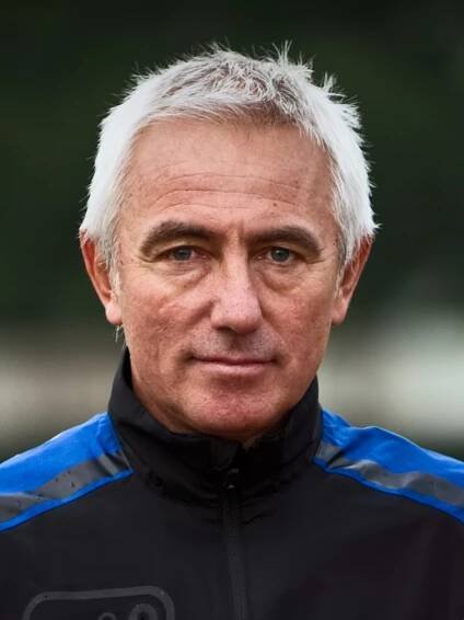 Soubor:Bert van Marwijk (2011) - 2.jpg – Wikipedie