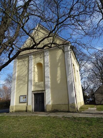 Soubor:Neratovice, kostel svatého Vojtěcha, vstupní strana.jpg – Wikipedie