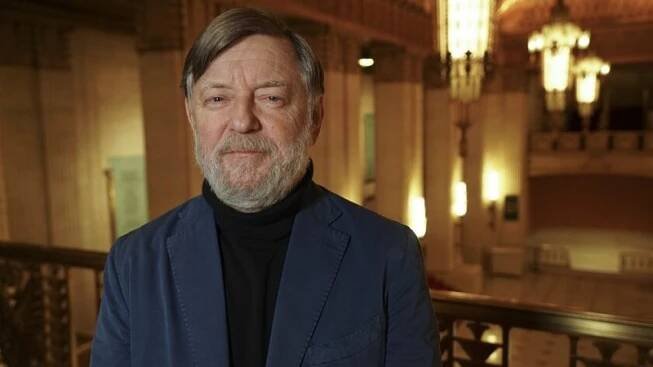 Zemřel anglický dirigent Andrew Davis