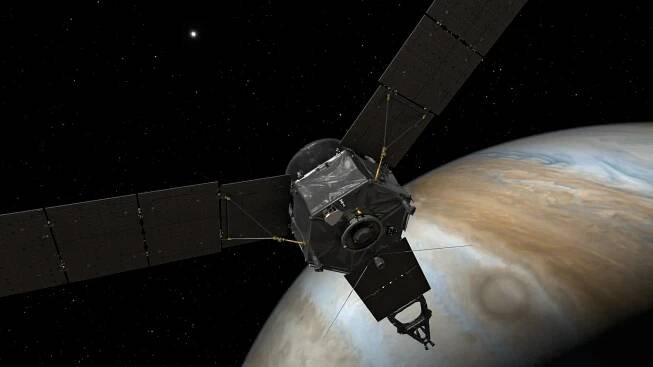 Král planet na dosah! Sonda Juno je na oběžné dráze Jupiteru