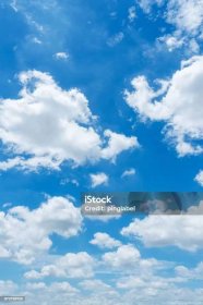 Stock fotografie Jasné Modré Nebe Pozadí Mraky S Pozadím – stáhnout obrázek nyní - Obloha - Přírodní jev, Oblak - Obloha, Oblaka