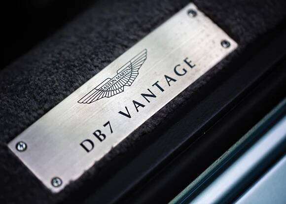 Britský krasavec Aston Martin DB7 nemusí zůstat jen nesplněným snem