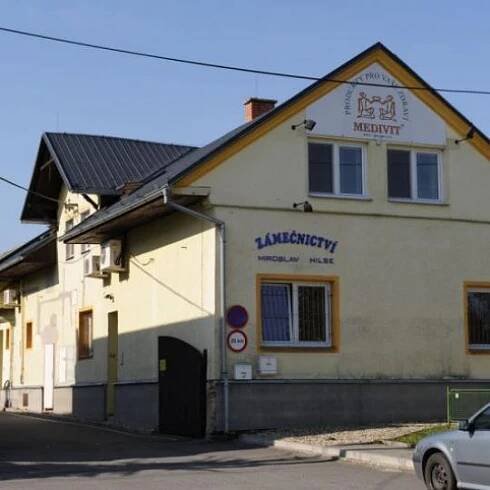 Hlavní 23, Otice, 747 81608 833 008606 071 588