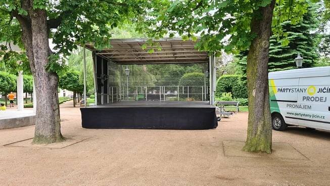 Pronájem party stanů a vybavení Jičín, Valdické Předměstí Pártystany Jičín • Firmy.cz