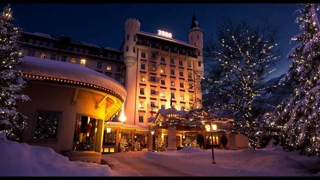 RECENZE: Hotel Palace baví černým humorem